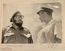 Двойной автограф Юрия Гагарина на фотографии с Фиделем Кастро. Куба. 1961.