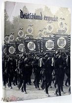 1933 В СУПЕРОБЛОЖКЕ ТРЕТИЙ РЕЙХ Германия просыпается: Становление, борьба и победа НСДАП