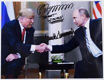 Автограф Владимира Путина и Дональда Трампа на фотографии