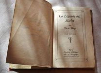 ВИКТОР ГЮГО - VICTOR HUGO - LA LEGENDE DES SIECLES (Легенда Века) ИЗДАНИЕ НЕЛЬСОН КОНЕЦ 19 века.